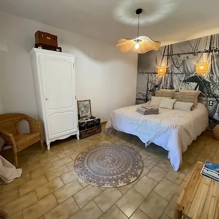 Avec Piscine Et Vue Somptueuse Villa
